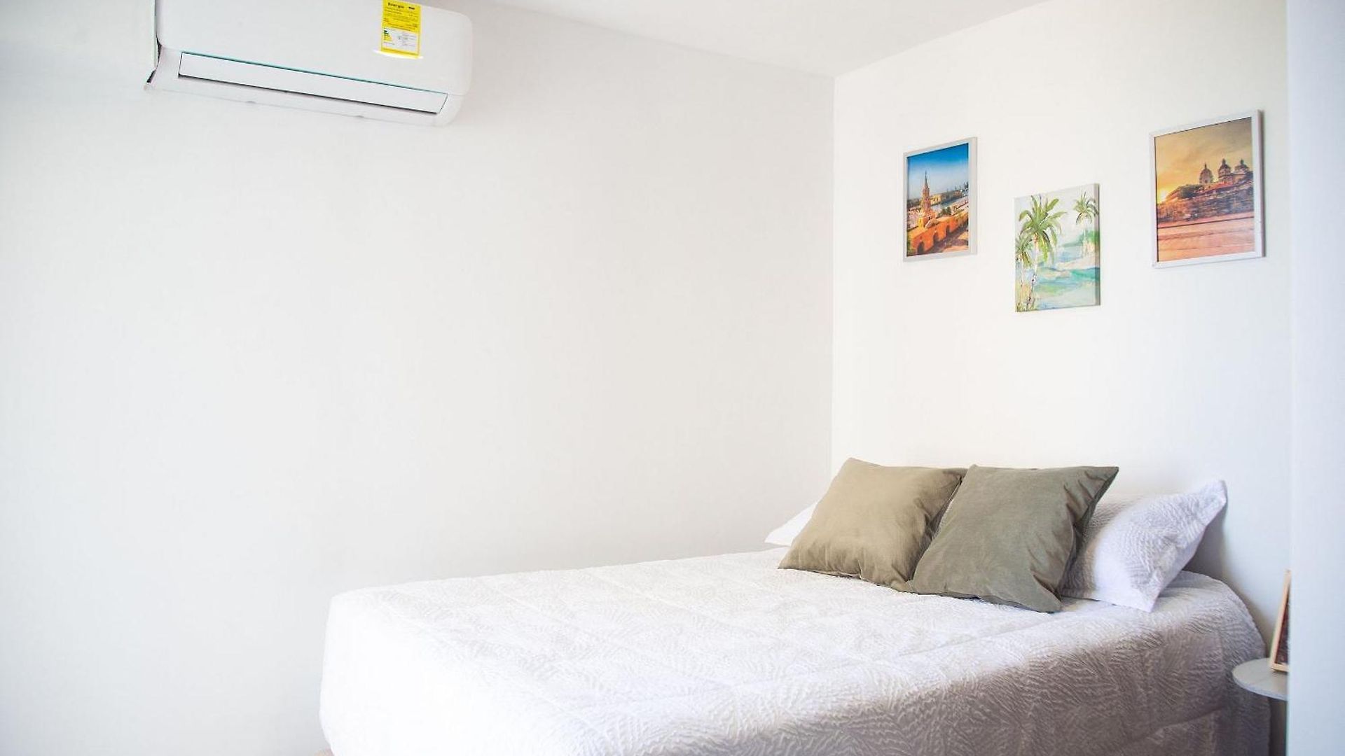 Apartamento Moderno 3h Vista Mar Lateral · Ubicación Ideal